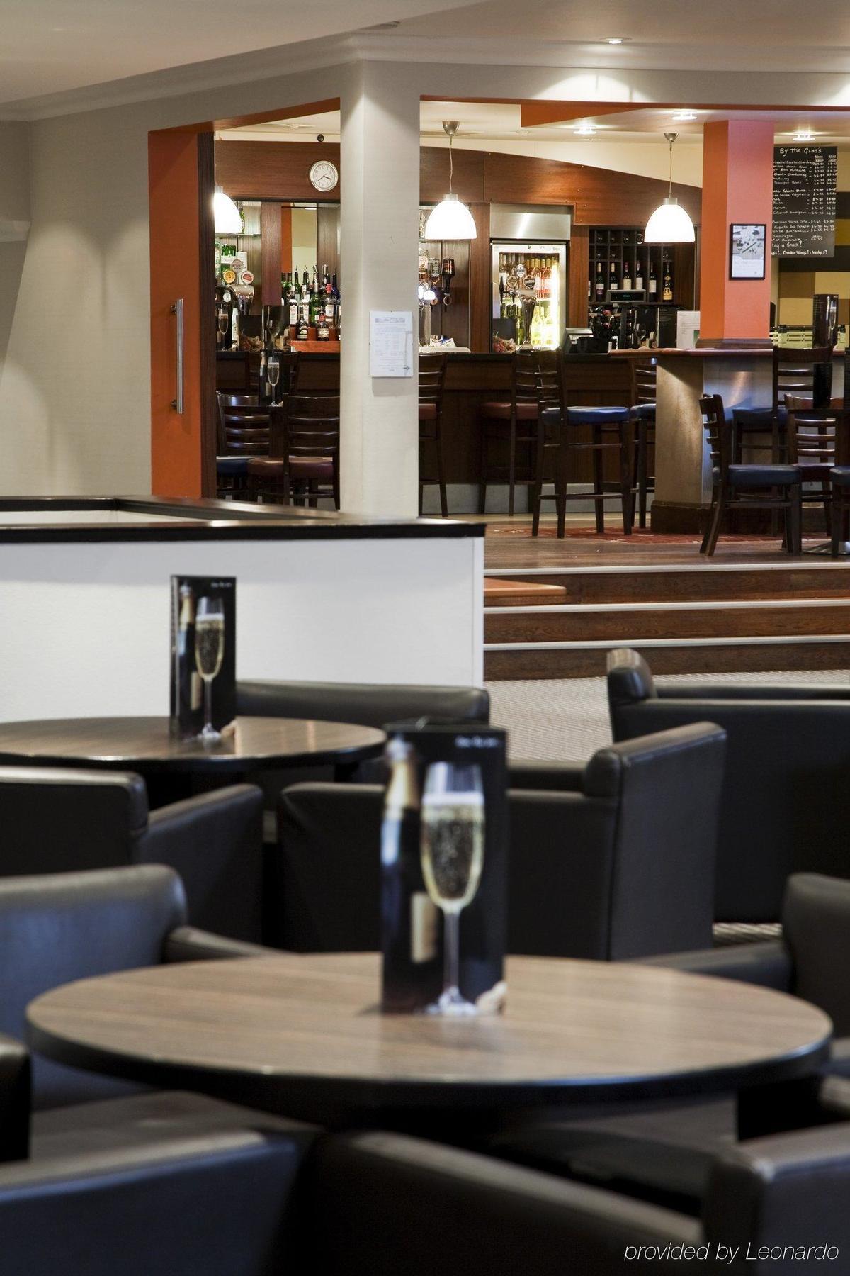 Holiday Inn Runcorn M56 Junction 12 By Ihg Eksteriør billede